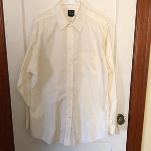🌸2/$29 Beautiful cream men’s dress shirt